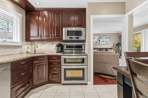 24 Mendip Crescent Toronto ON M1P 1Y4
