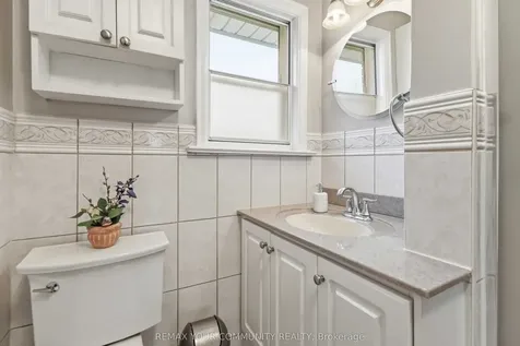 24 Mendip Crescent Toronto ON M1P 1Y4