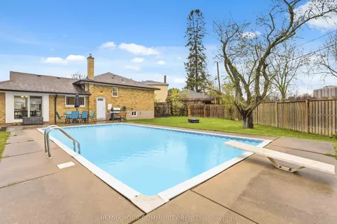 24 Mendip Crescent Toronto ON M1P 1Y4