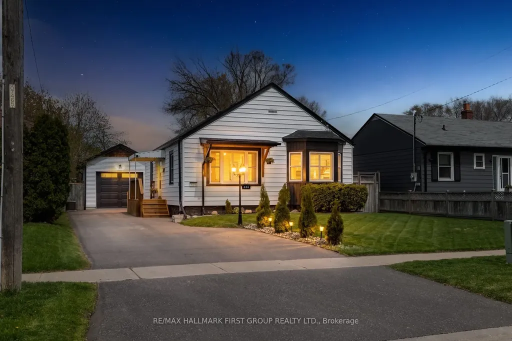 436 Fairleigh Avenue Oshawa ON L1J 2W5