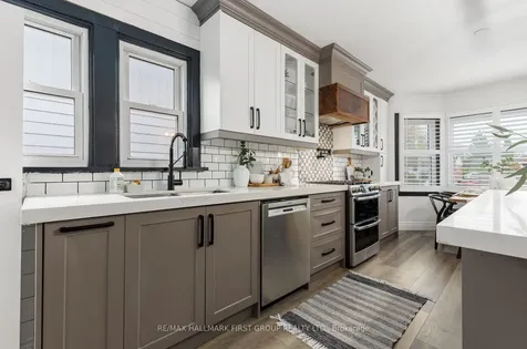 436 Fairleigh Avenue Oshawa ON L1J 2W5