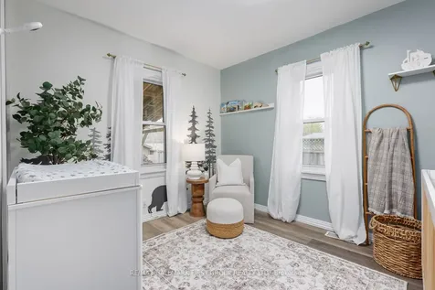 436 Fairleigh Avenue Oshawa ON L1J 2W5