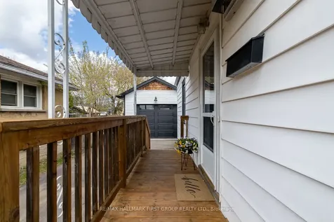 436 Fairleigh Avenue Oshawa ON L1J 2W5