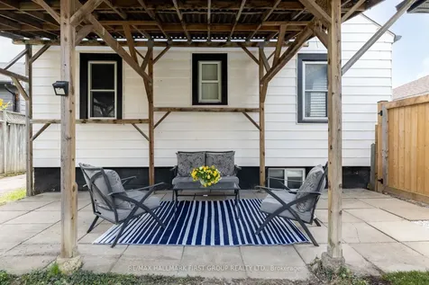 436 Fairleigh Avenue Oshawa ON L1J 2W5