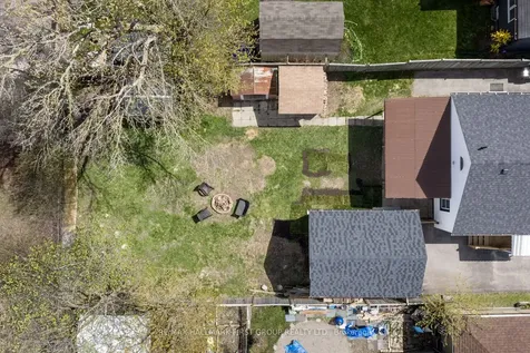 436 Fairleigh Avenue Oshawa ON L1J 2W5