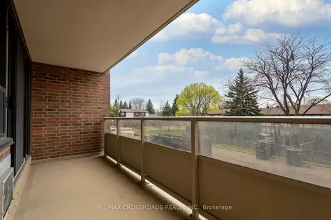 15 Torrance Road Toronto ON M1J 3K2