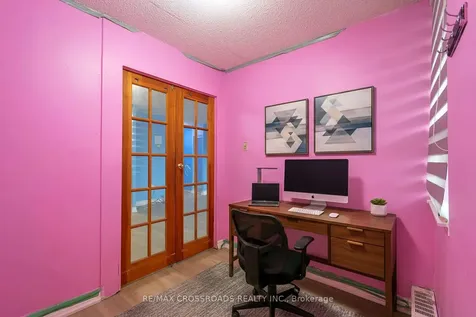 15 Torrance Road Toronto ON M1J 3K2