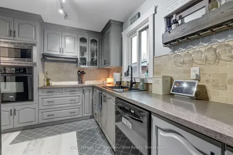 19 Marchwood Crescent Clarington ON L1C 4K1