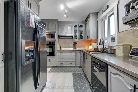 19 Marchwood Crescent Clarington ON L1C 4K1
