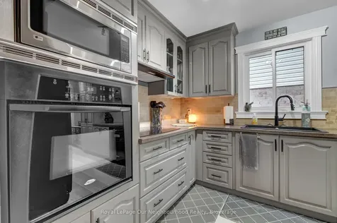 19 Marchwood Crescent Clarington ON L1C 4K1