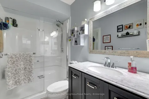 19 Marchwood Crescent Clarington ON L1C 4K1