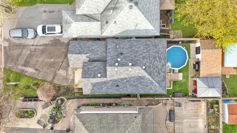 19 Marchwood Crescent Clarington ON L1C 4K1