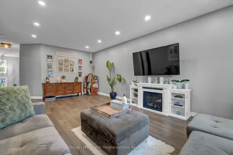 19 Marchwood Crescent Clarington ON L1C 4K1