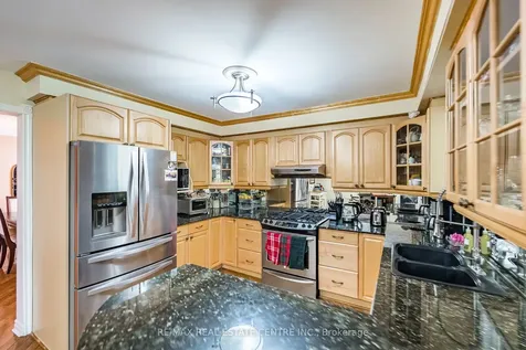 490 Old Harwood Avenue Ajax ON L1T 3L1