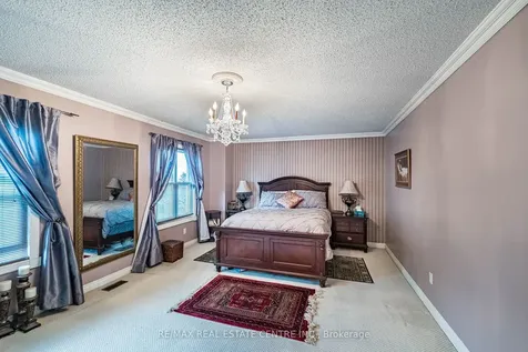 490 Old Harwood Avenue Ajax ON L1T 3L1