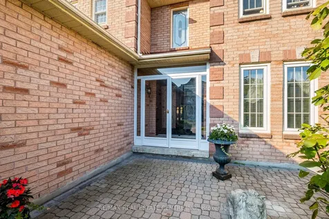 490 Old Harwood Avenue Ajax ON L1T 3L1