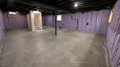 11 Pine Street Ajax ON L1S 1X8