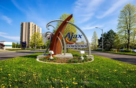 11 Pine Street Ajax ON L1S 1X8