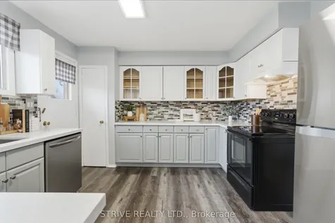 284 College Avenue Oshawa ON L1J 1R8
