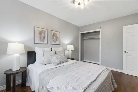 284 College Avenue Oshawa ON L1J 1R8