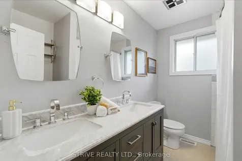 284 College Avenue Oshawa ON L1J 1R8