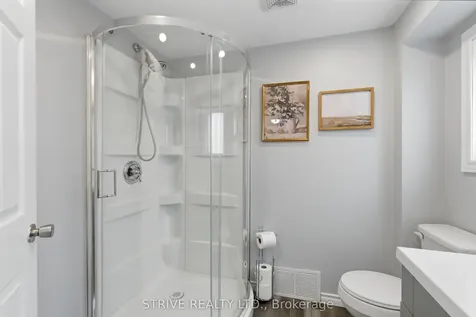 284 College Avenue Oshawa ON L1J 1R8