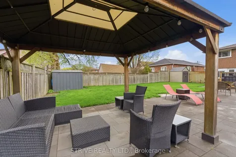 284 College Avenue Oshawa ON L1J 1R8