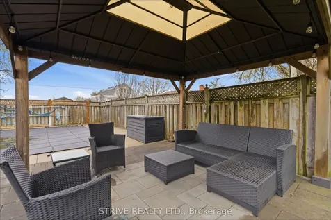 284 College Avenue Oshawa ON L1J 1R8