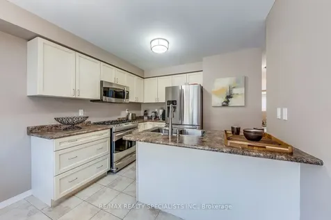 71 Summerside Avenue Whitby ON L1R 0J9