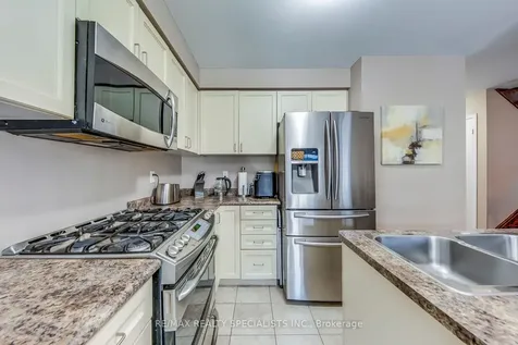 71 Summerside Avenue Whitby ON L1R 0J9