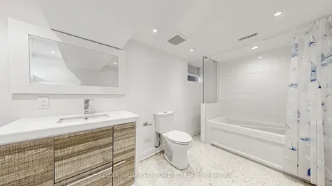 82 Billings Avenue Toronto ON M4L 2S4