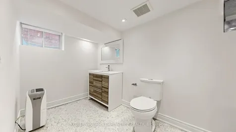 82 Billings Avenue Toronto ON M4L 2S4