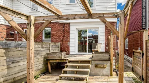82 Billings Avenue Toronto ON M4L 2S4