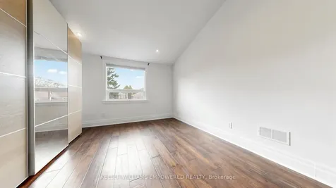 82 Billings Avenue Toronto ON M4L 2S4