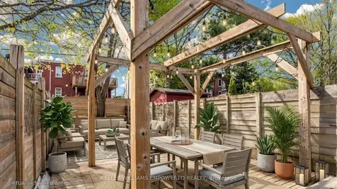 82 Billings Avenue Toronto ON M4L 2S4