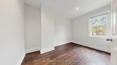 82 Billings Avenue Toronto ON M4L 2S4