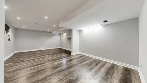 82 Billings Avenue Toronto ON M4L 2S4