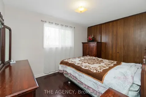 402 Kingston Road Toronto ON M4L 1T9