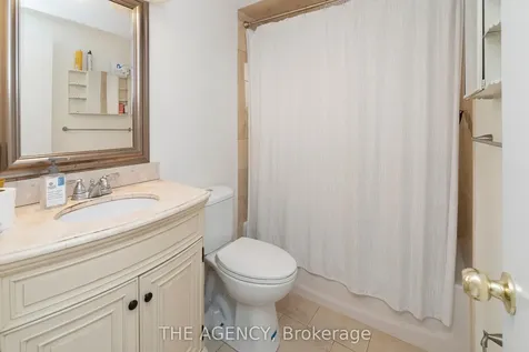 402 Kingston Road Toronto ON M4L 1T9