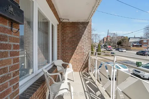 402 Kingston Road Toronto ON M4L 1T9