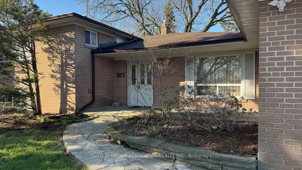 11 Castor Crescent Toronto ON M1G 3R1