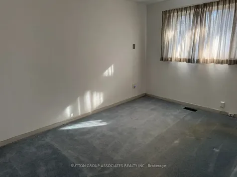 11 Castor Crescent Toronto ON M1G 3R1