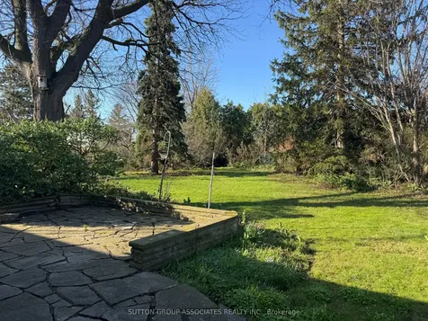11 Castor Crescent Toronto ON M1G 3R1