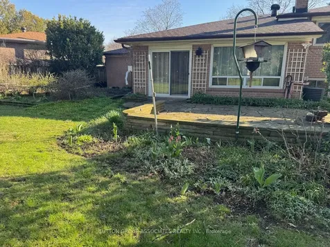 11 Castor Crescent Toronto ON M1G 3R1
