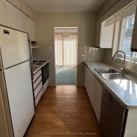 11 Castor Crescent Toronto ON M1G 3R1