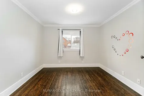 161 Adelaide Avenue E Oshawa ON L1G 1Z2
