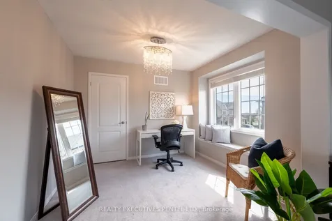 89 Lander Crescent Clarington ON L1C 0L5