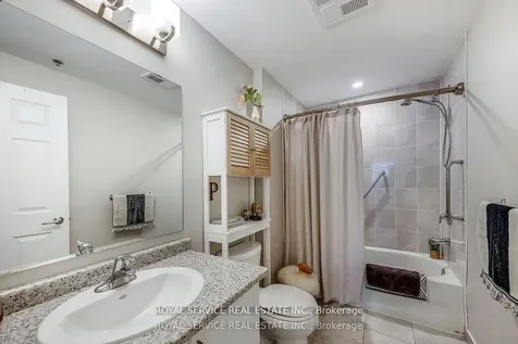 21 Brookhouse Drive Clarington ON L1B 0V4