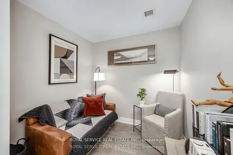 21 Brookhouse Drive Clarington ON L1B 0V4