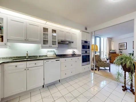 10 Guildwood Parkway Toronto ON M1E 5B5